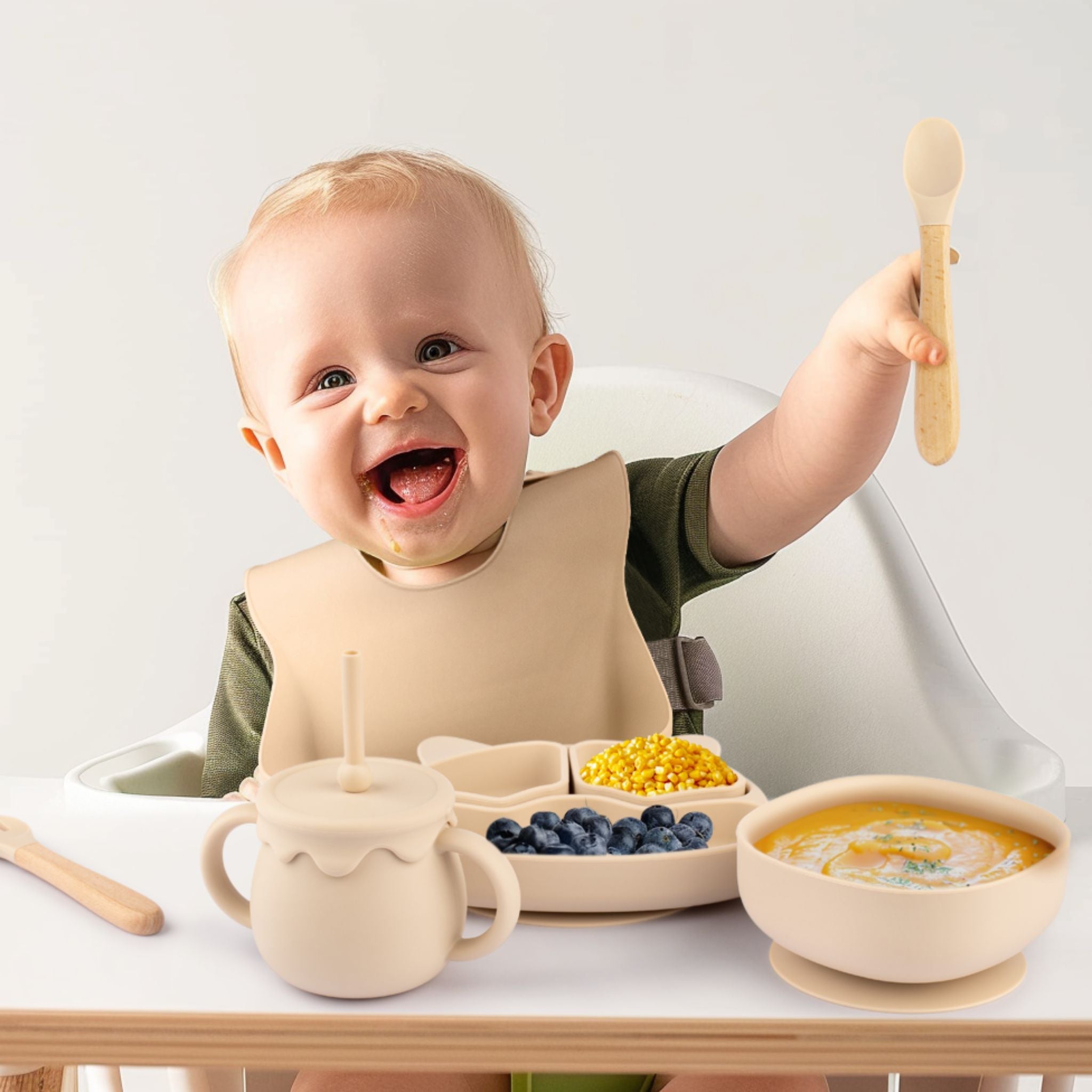 The Solids Edit: Your Complete Guide to Choosing Silicone Feeding Sets vs Traditional Burp Cloths